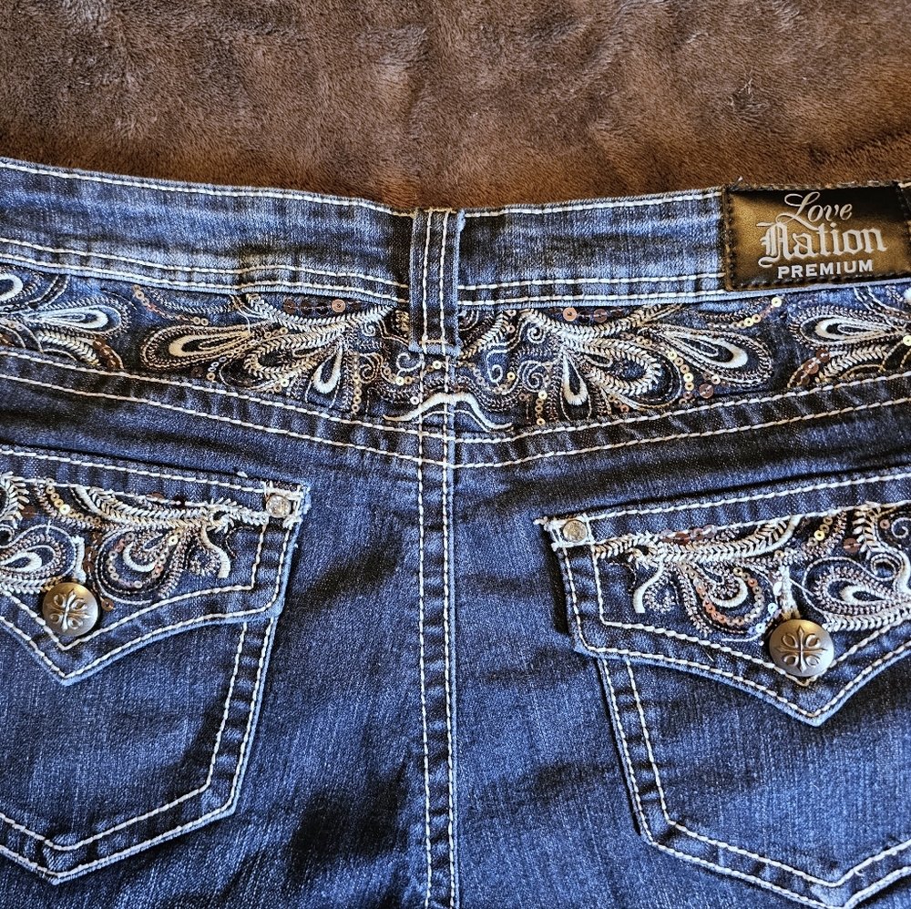 EUC Bling Butt Denim Shorts - Picture 3 of 9